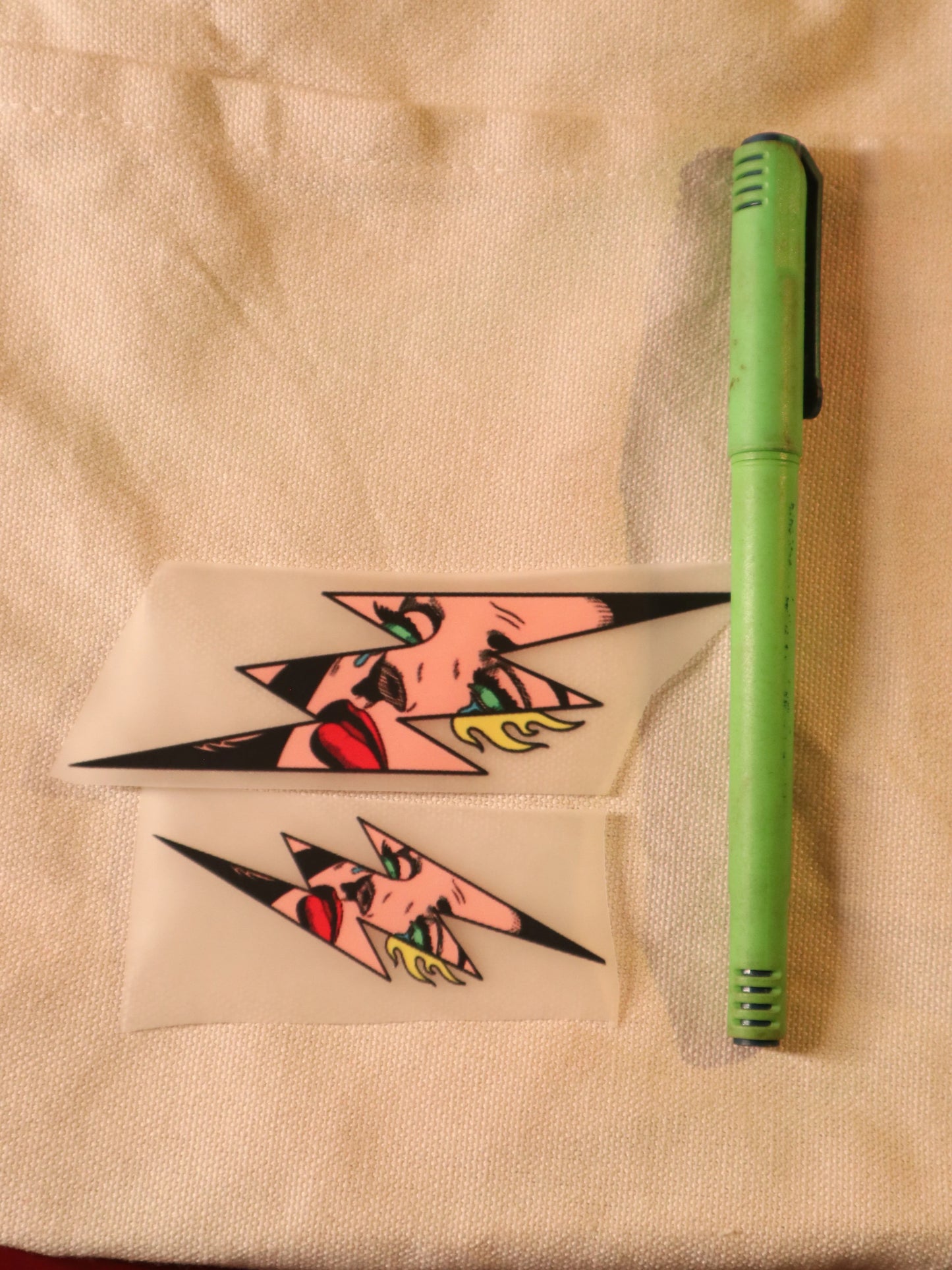 Lightning Gaze | Iron-on Patch | Girlie Pop