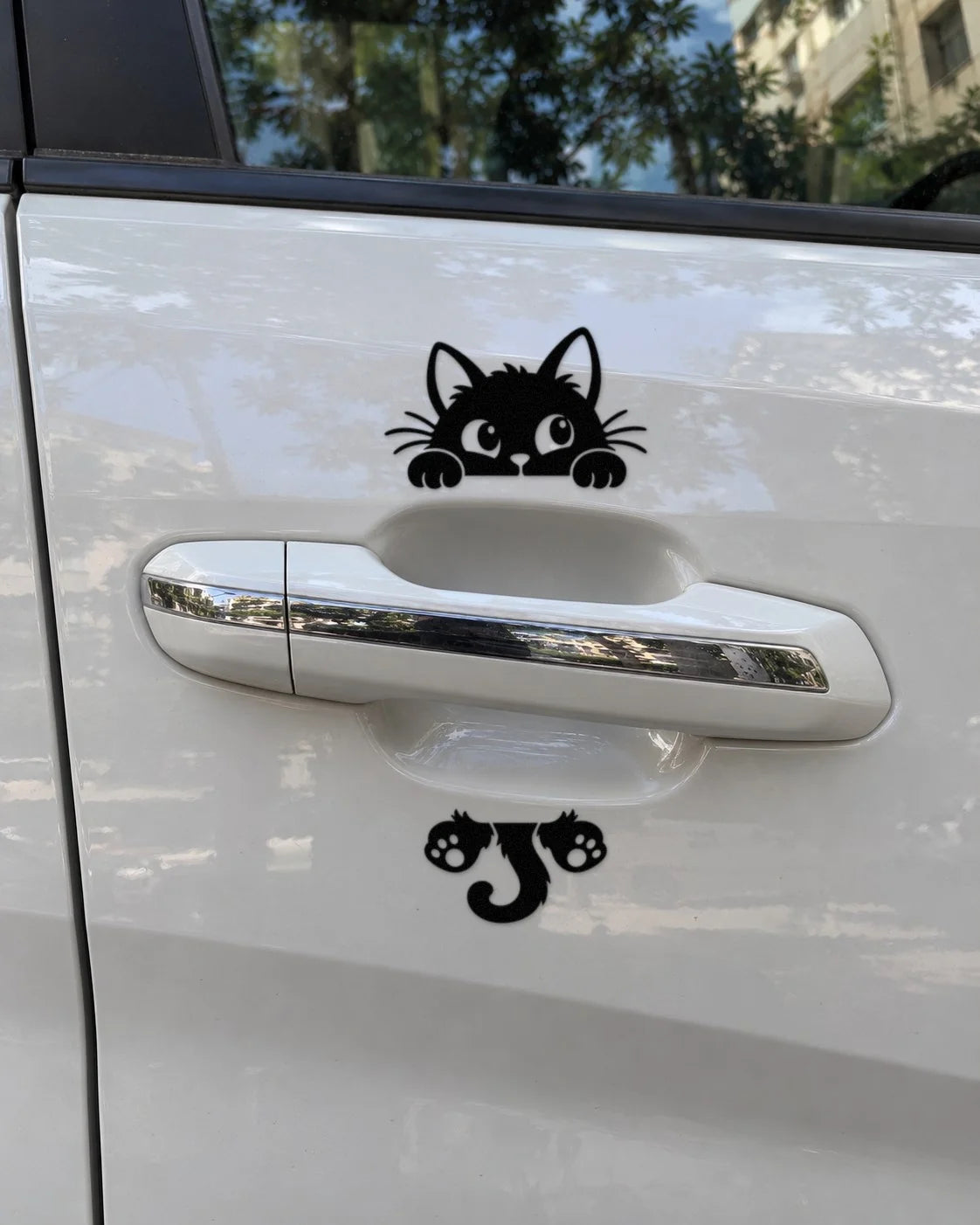 Handle Cat car patch in black on a car