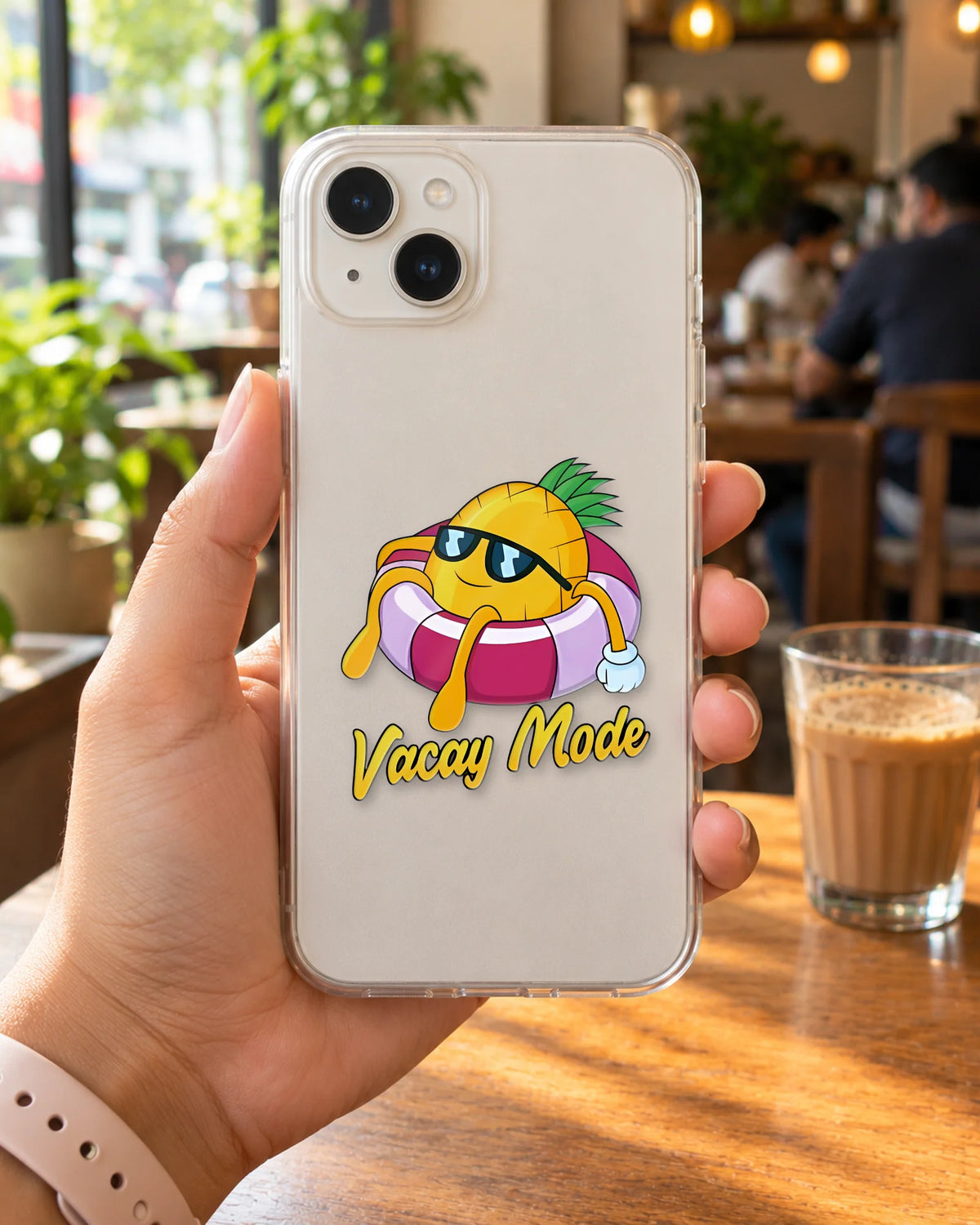 Chillin’ Ananas sticker mockup